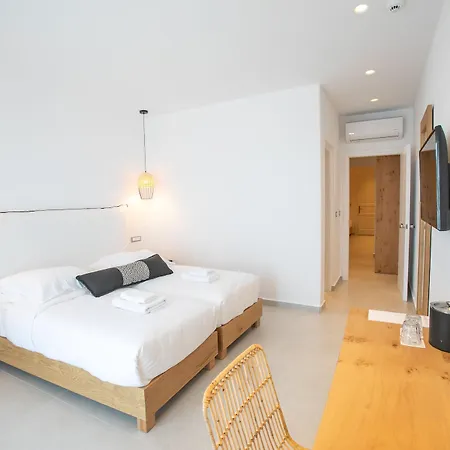 The George Mykonos