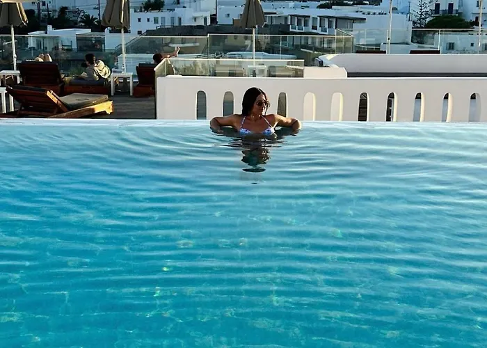 The George Mykonos מלון 4*