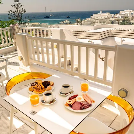The George Mykonos Platísz Jalósz