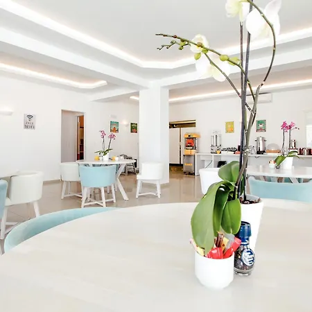 The George Mykonos Platys Gialos (Mykonos)